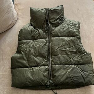 Cropped forest green vest, sz M